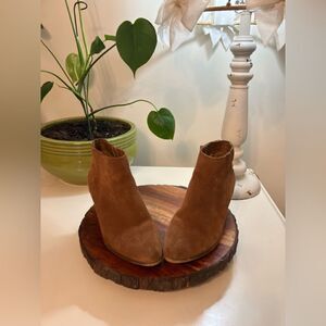 ALDO 8 Brown Suede Zip Western Ankle Fashion Boots Bootie, Criss Cross Detail,